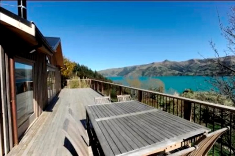 Cottages (Akaroa, South Island, New Zealand)