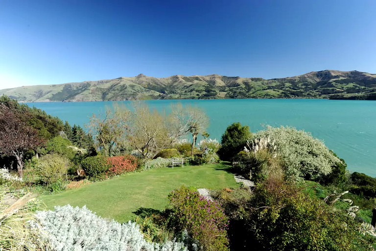 Cottages (Akaroa, South Island, New Zealand)