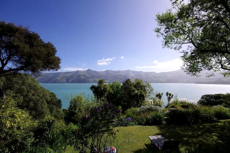 Cottages (Akaroa, South Island, New Zealand)