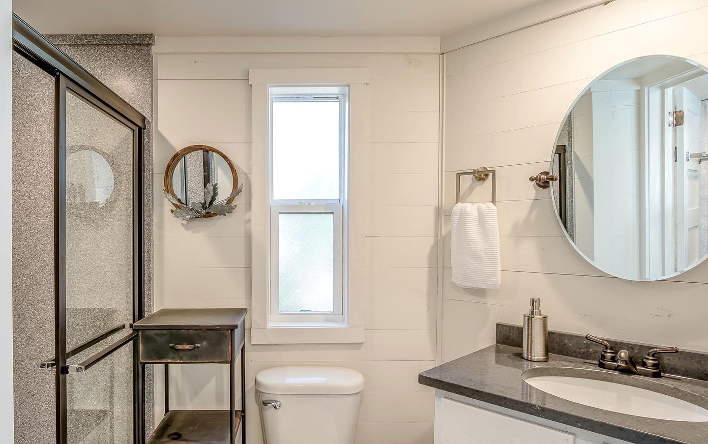 Charming Cabin with Stunning Sights in Monteagle, Tennessee