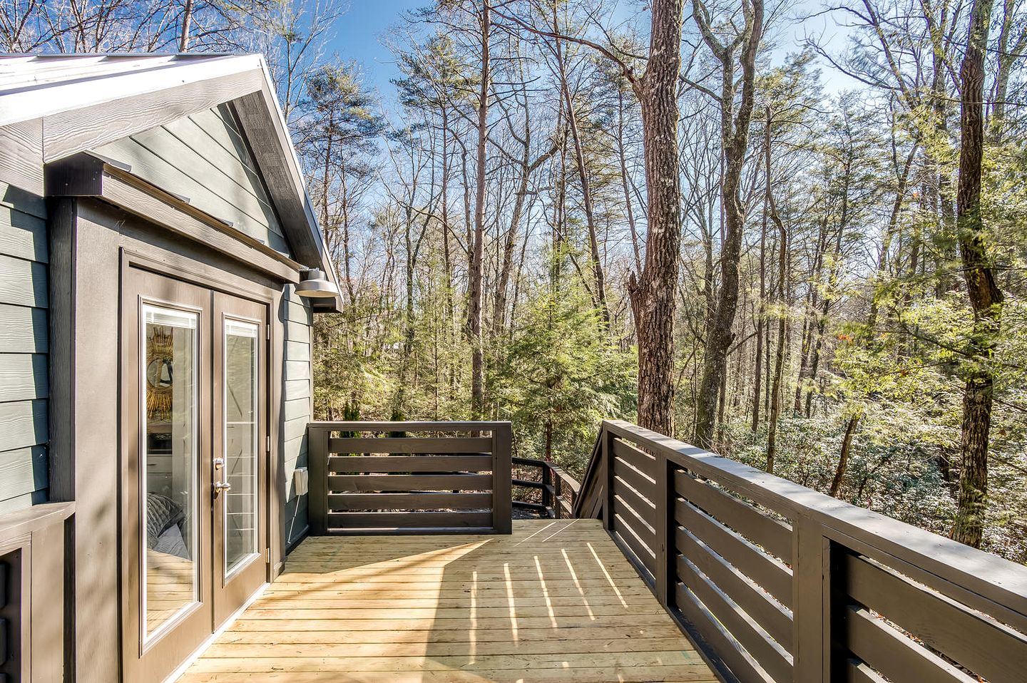 Charming Cabin with Stunning Sights in Monteagle, Tennessee