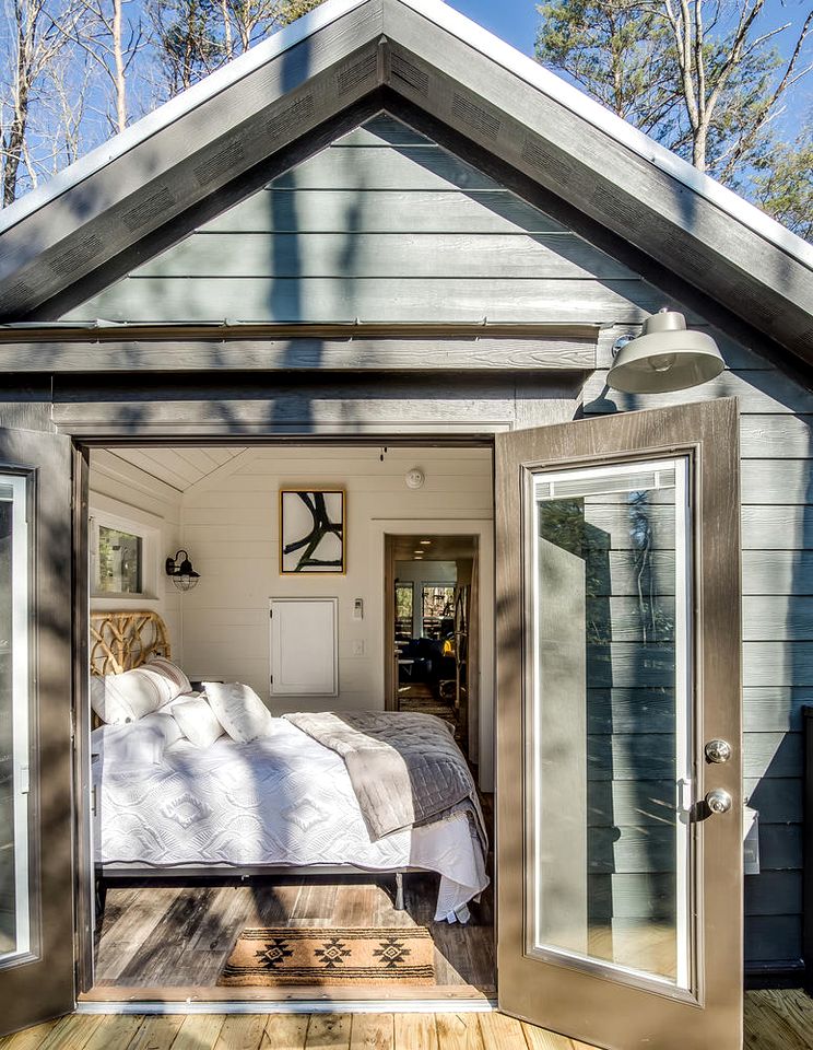 Charming Cabin with Stunning Sights in Monteagle, Tennessee