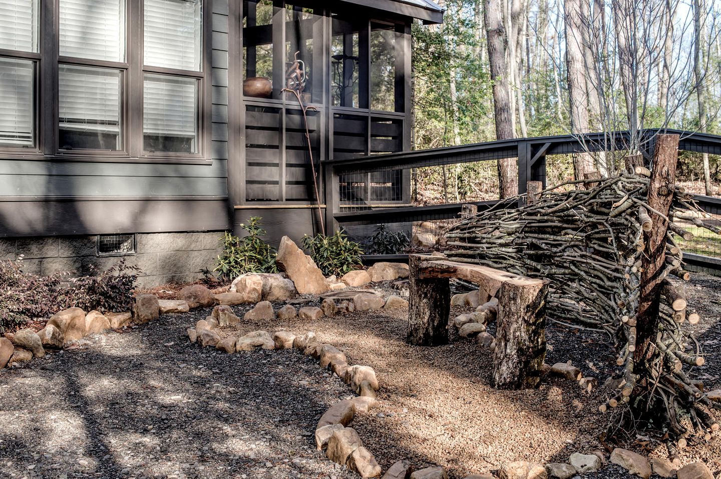 Charming Cabin with Stunning Sights in Monteagle, Tennessee