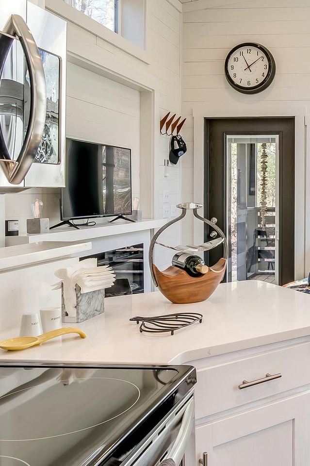 Charming Cabin with Stunning Sights in Monteagle, Tennessee