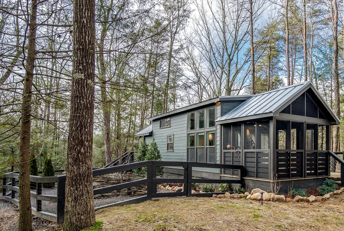 Charming Cabin with Stunning Sights in Monteagle, Tennessee