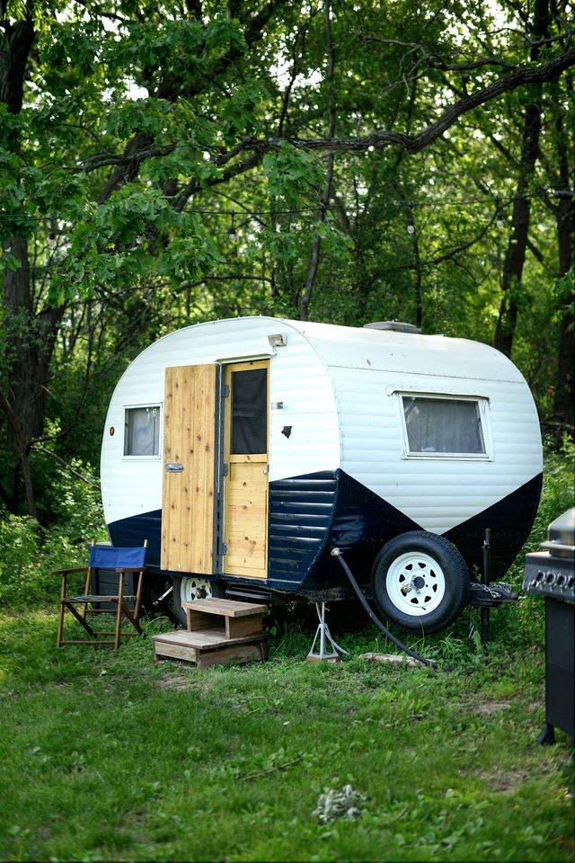 Three Cute Vintage Trailers on a Wonderful Site for a Fantastic Group Escape in Nature in Troy, Wisconsin