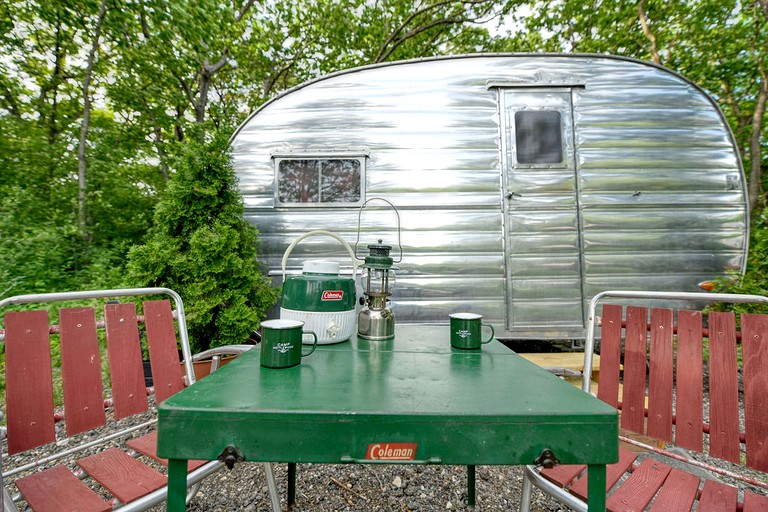 Caravans (United States of America, East Troy, Wisconsin)