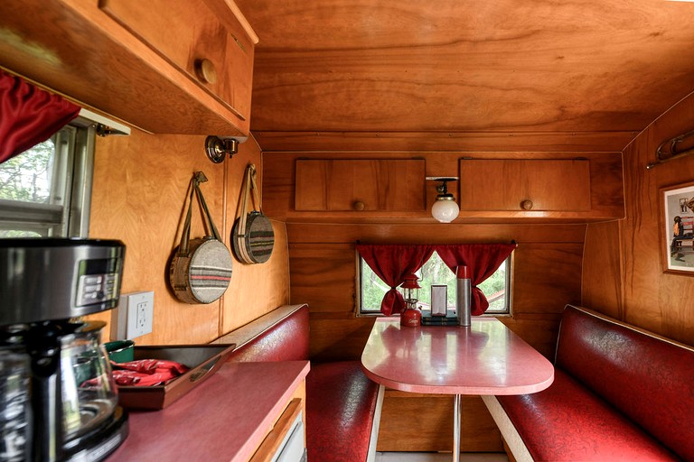 Caravans (United States of America, East Troy, Wisconsin)