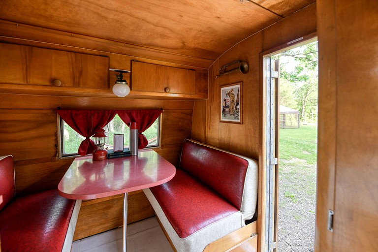 Caravans (United States of America, East Troy, Wisconsin)