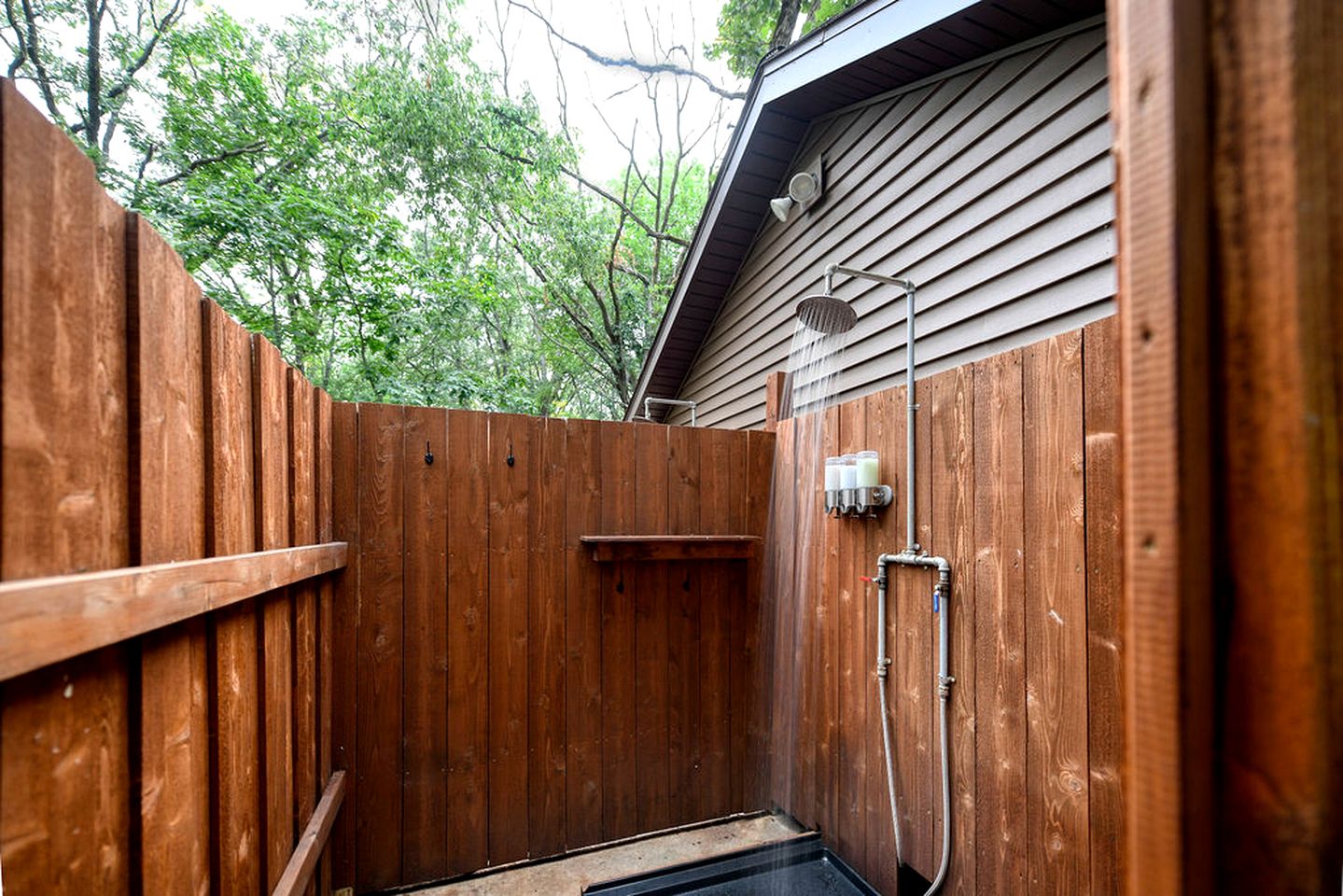 Three Cute Vintage Trailers on a Wonderful Site for a Fantastic Group Escape in Nature in Troy, Wisconsin