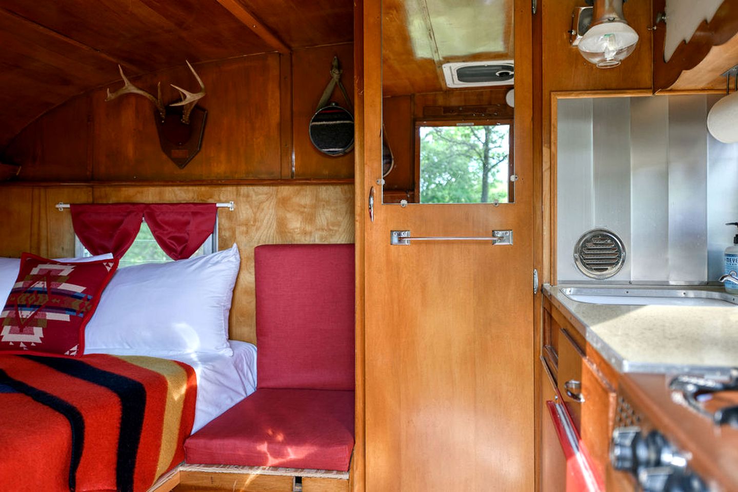 Three Cute Vintage Trailers on a Wonderful Site for a Fantastic Group Escape in Nature in Troy, Wisconsin