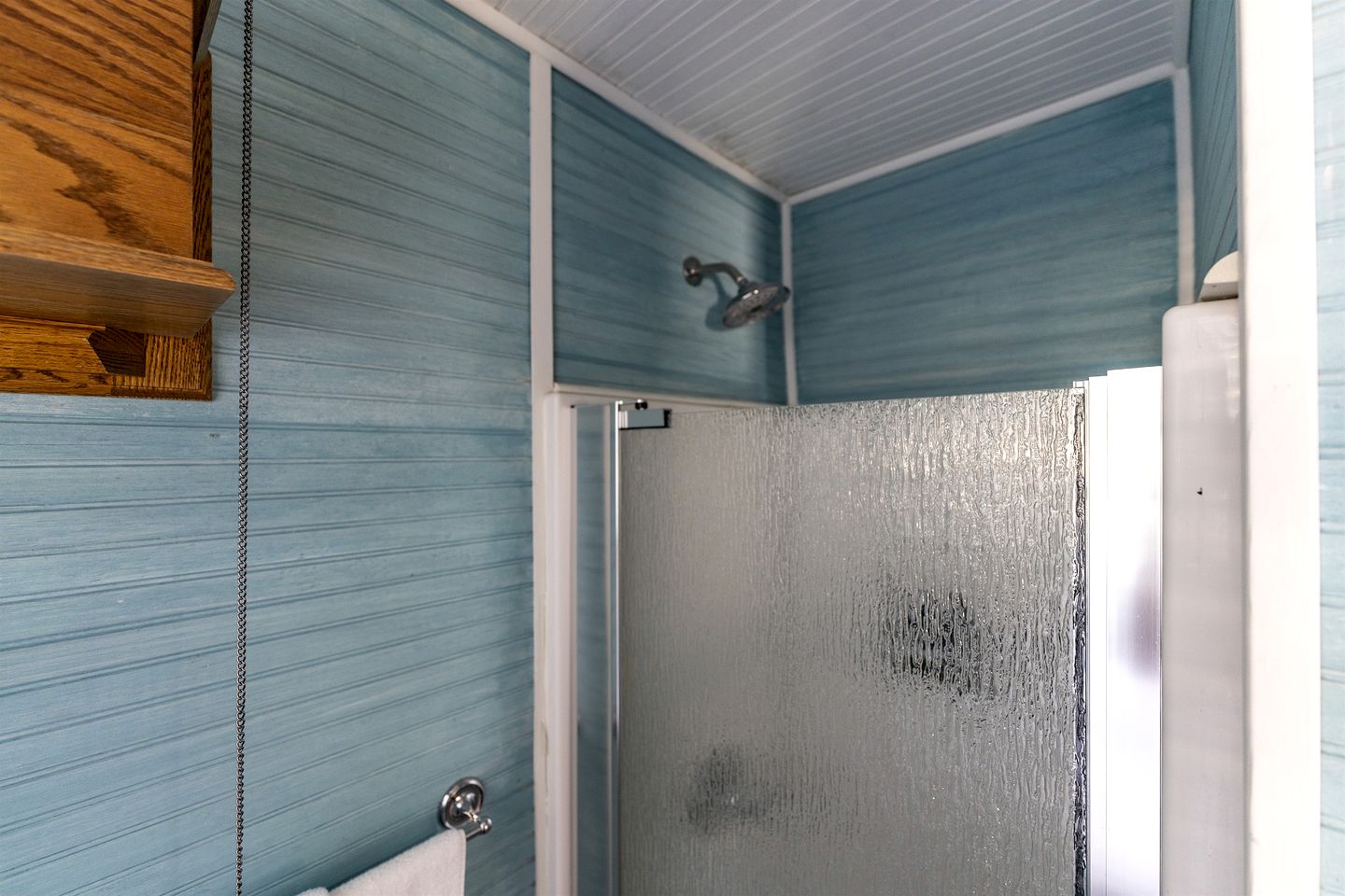 Pet Friendly, Rustic Cottage with Hot Tub and Charming Backyard, Perfect for a Weekend Escape from Austin, Texas