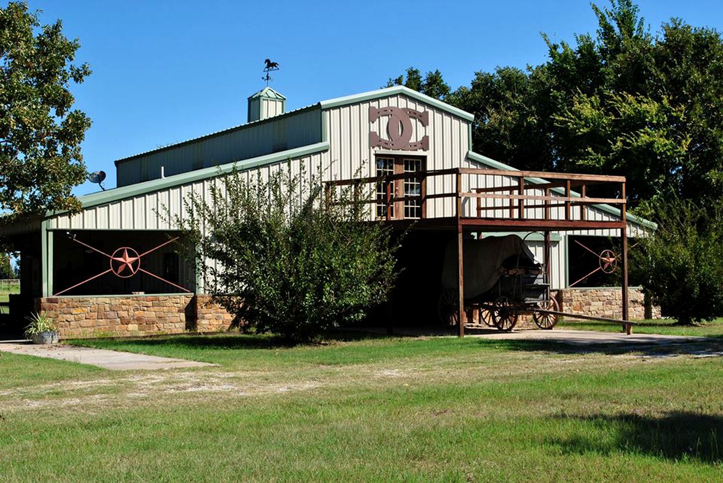 Recreation-Filled Ranch on Lake Fork for a Large Group Lakeside Retreat near Dallas, Texas