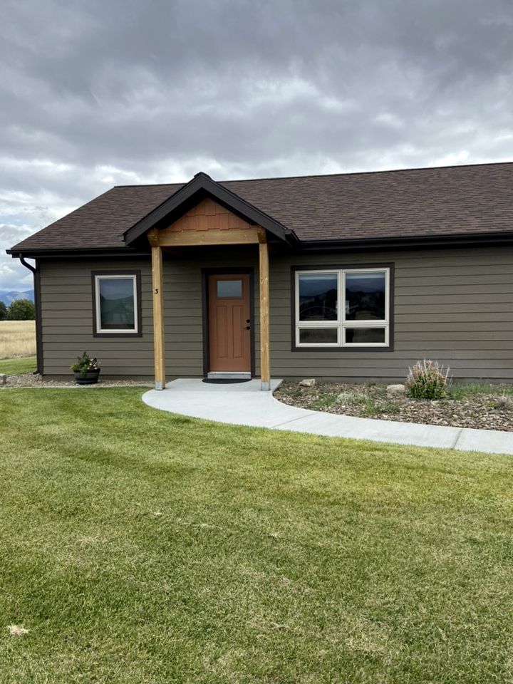 Modern Vacation Home with Madison Range Views near Madison River, Ennis Montana