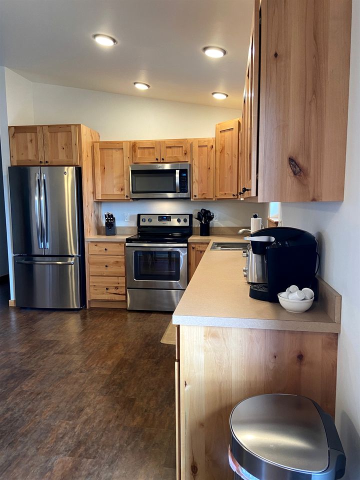 Modern Vacation Home with Madison Range Views near Madison River, Ennis Montana