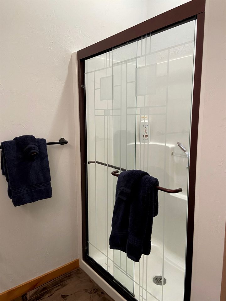 Modern Vacation Home with Madison Range Views near Madison River, Ennis Montana