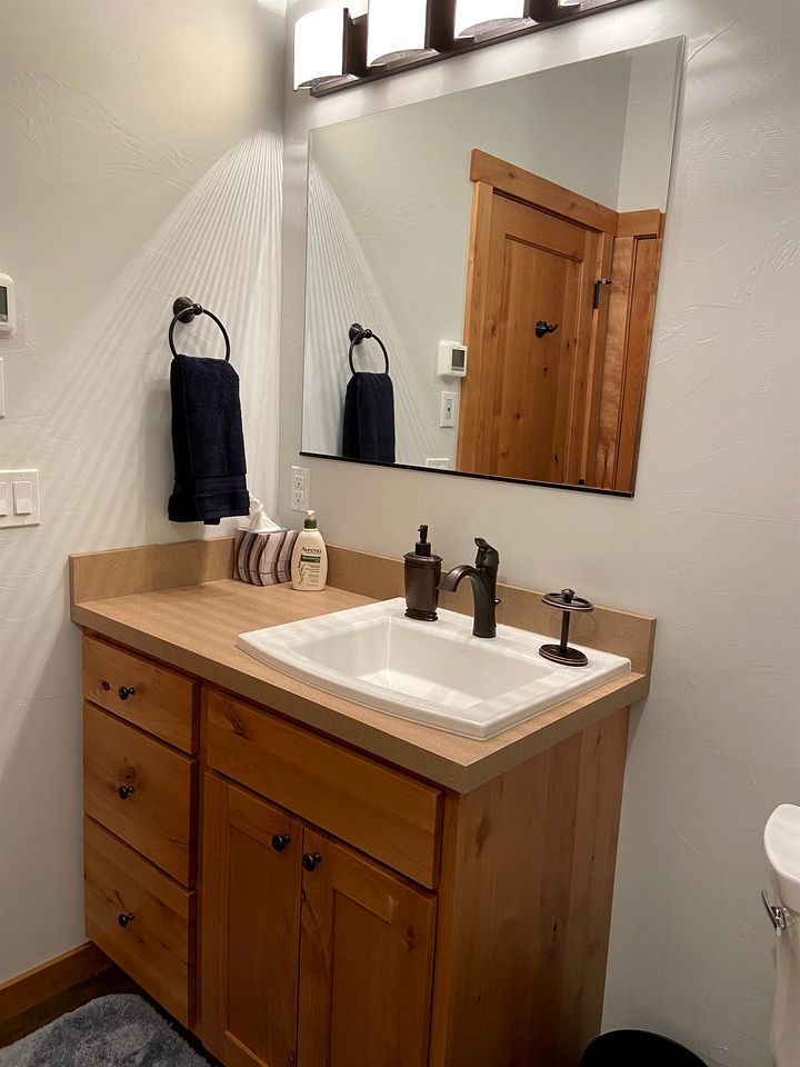 Modern Vacation Home with Madison Range Views near Madison River, Ennis Montana