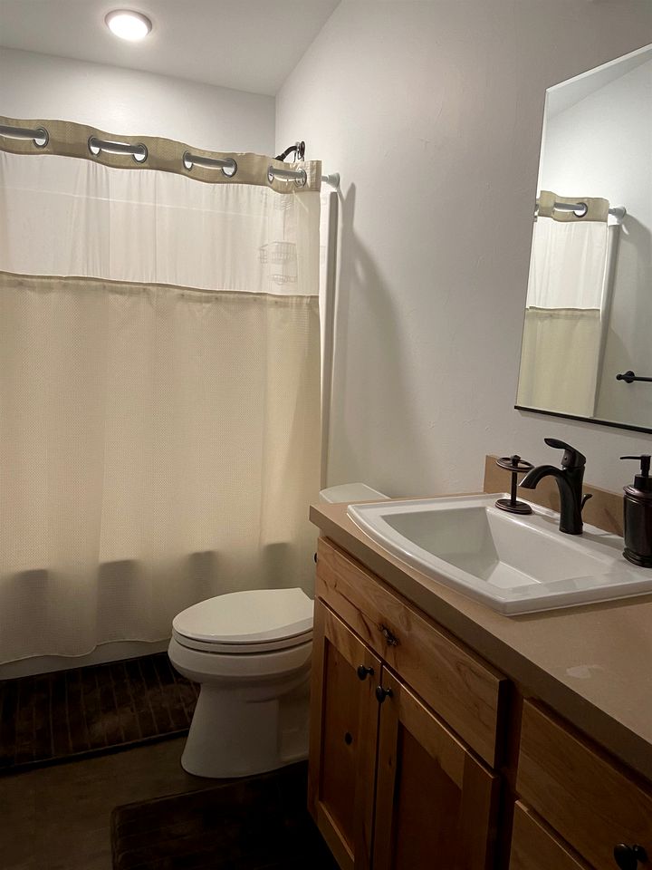 Modern Vacation Home with Madison Range Views near Madison River, Ennis Montana