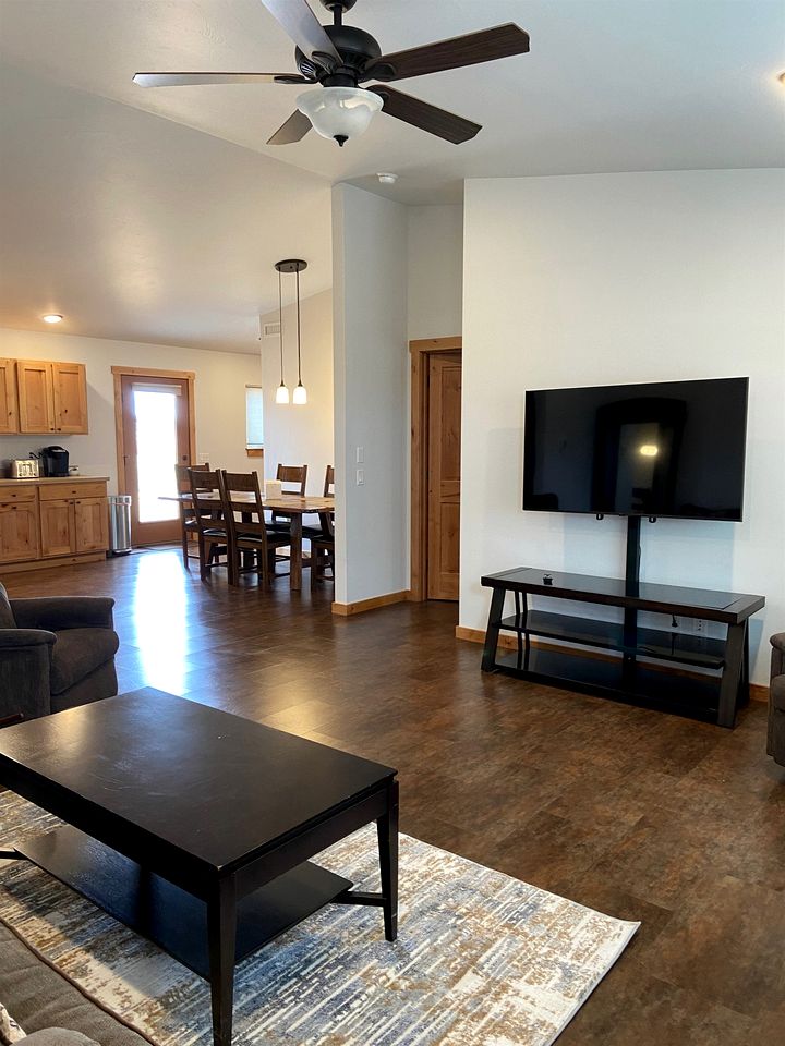 Modern Vacation Home with Madison Range Views near Madison River, Ennis Montana