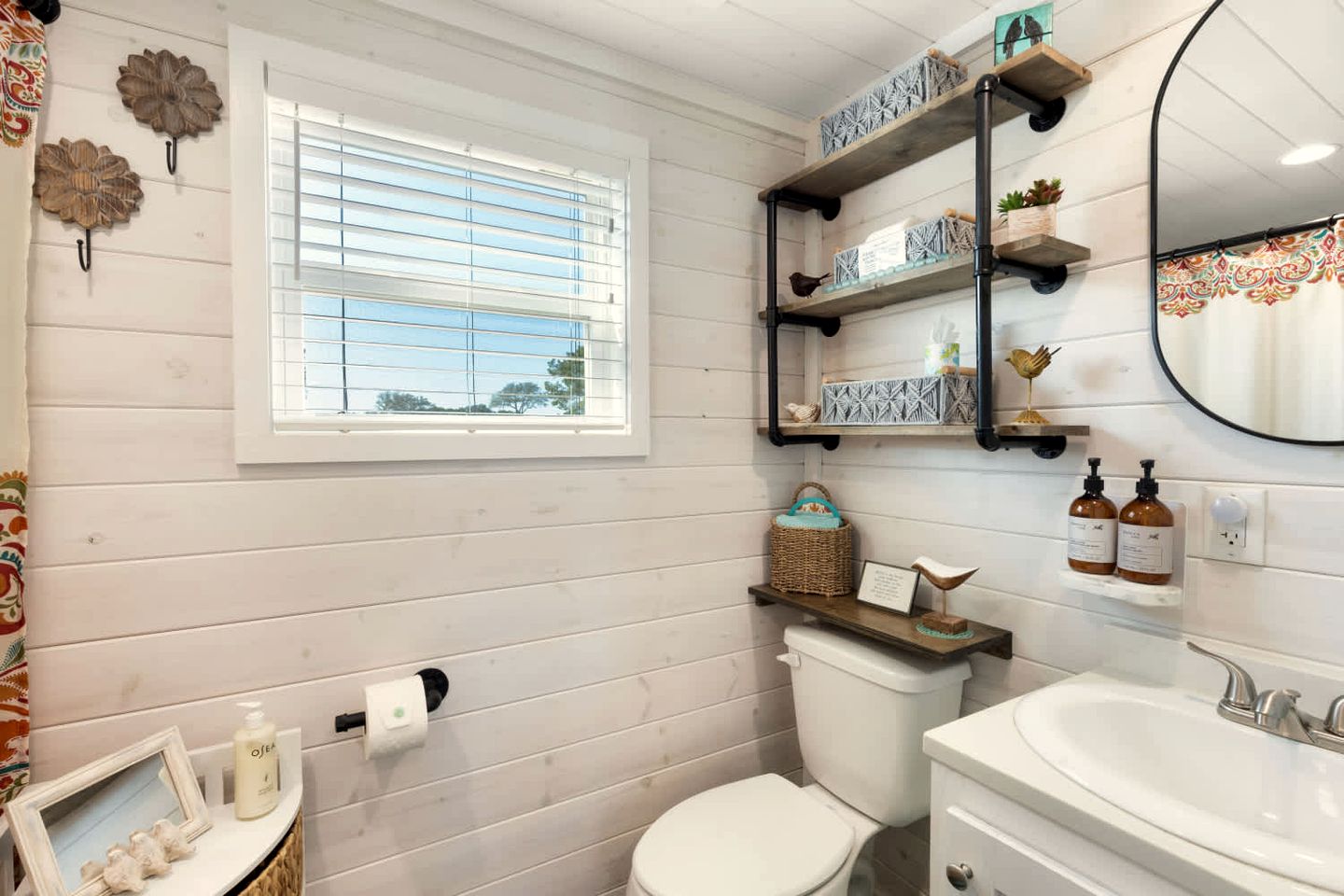 Stylish and Whimsical Tiny Home Retreat with Private Outdoor Oasis, Fire Pit, and Starry Hill Country Views Near Fredericksburg, TX