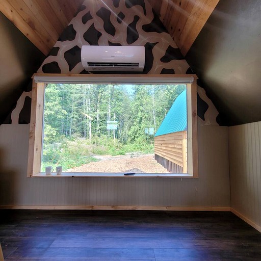 Cabins (Canada, qathet Regional District, British Columbia)