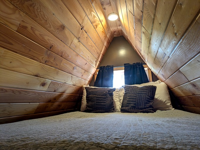 Vacation Rentals (Canada, qathet Regional District, British Columbia)