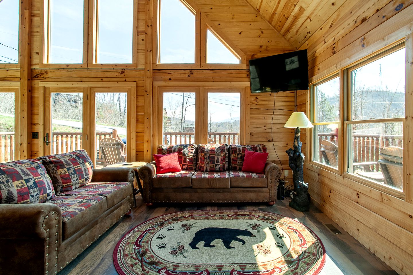 Spacious Tennessee Glamping Cabins for Unforgettable Escapes in Gatlinburg