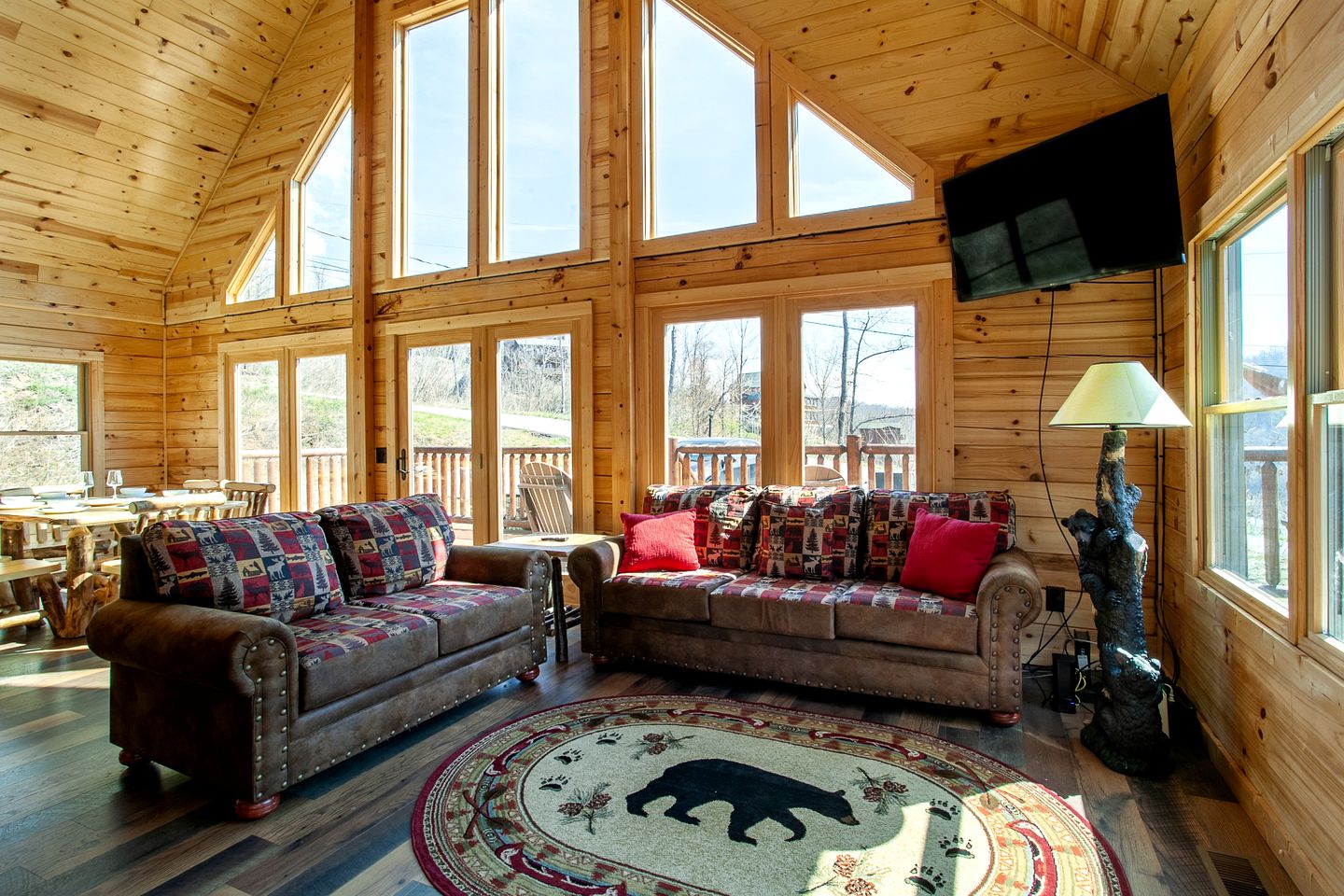 Spacious Tennessee Glamping Cabins for Unforgettable Escapes in Gatlinburg