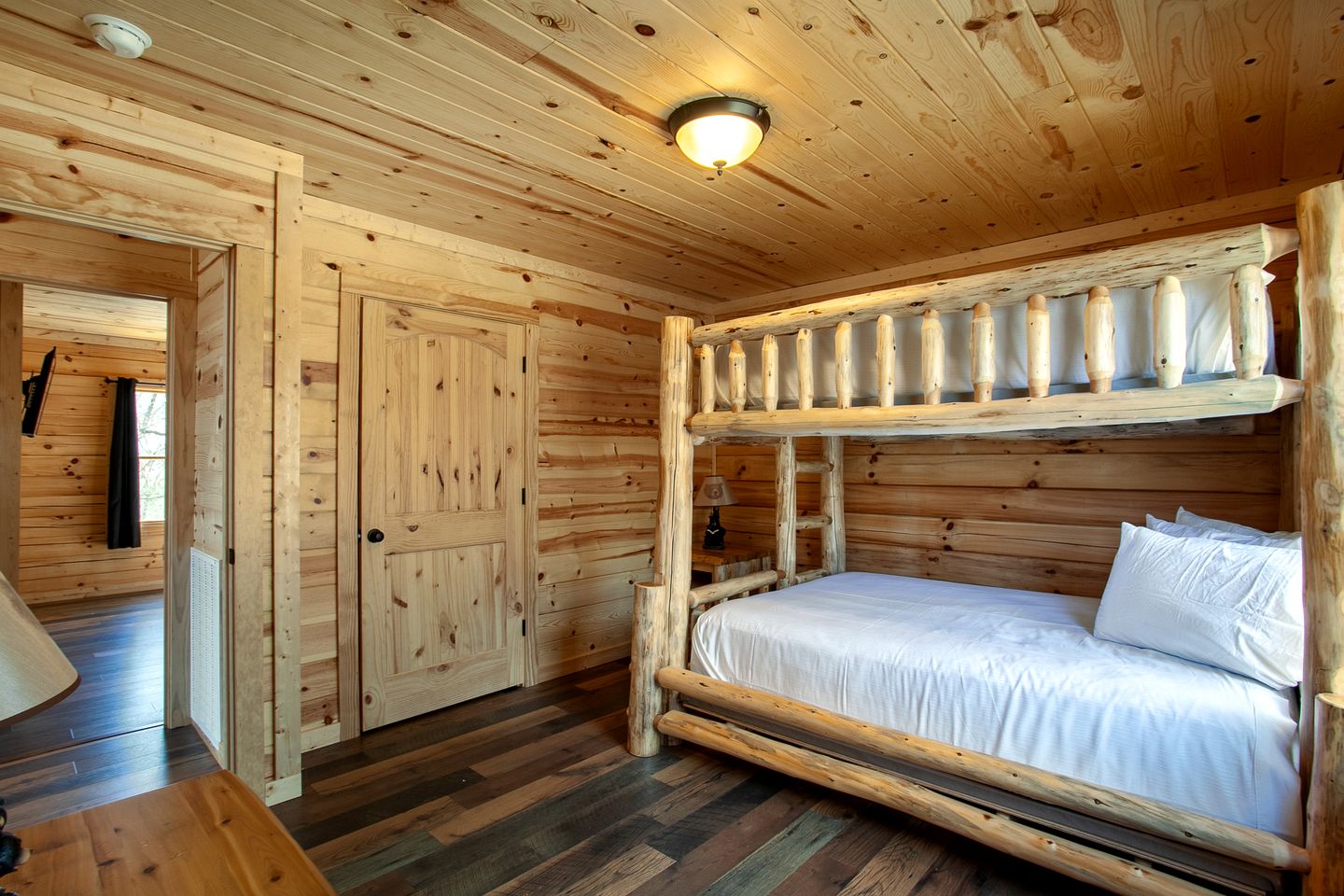 Spacious Tennessee Glamping Cabins for Unforgettable Escapes in Gatlinburg