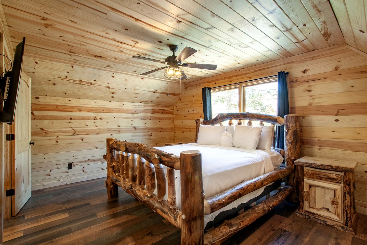 Spacious Tennessee Glamping Cabins for Unforgettable Escapes in Gatlinburg