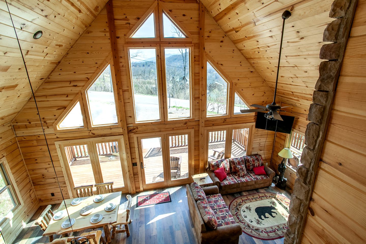 Spacious Tennessee Glamping Cabins for Unforgettable Escapes in Gatlinburg