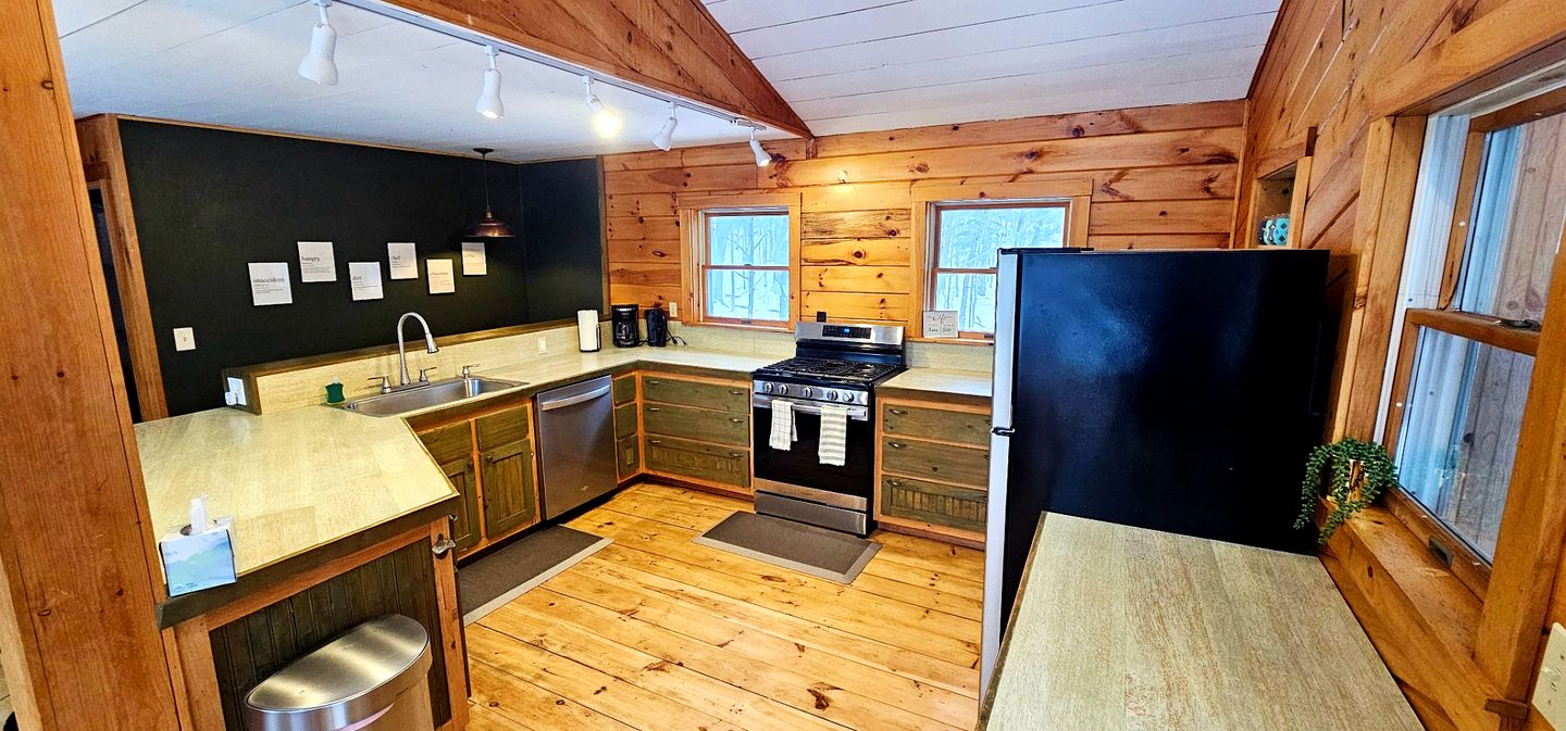 Spellbinding Secluded Cabin Oasis Near Moosehead Lake, Maine