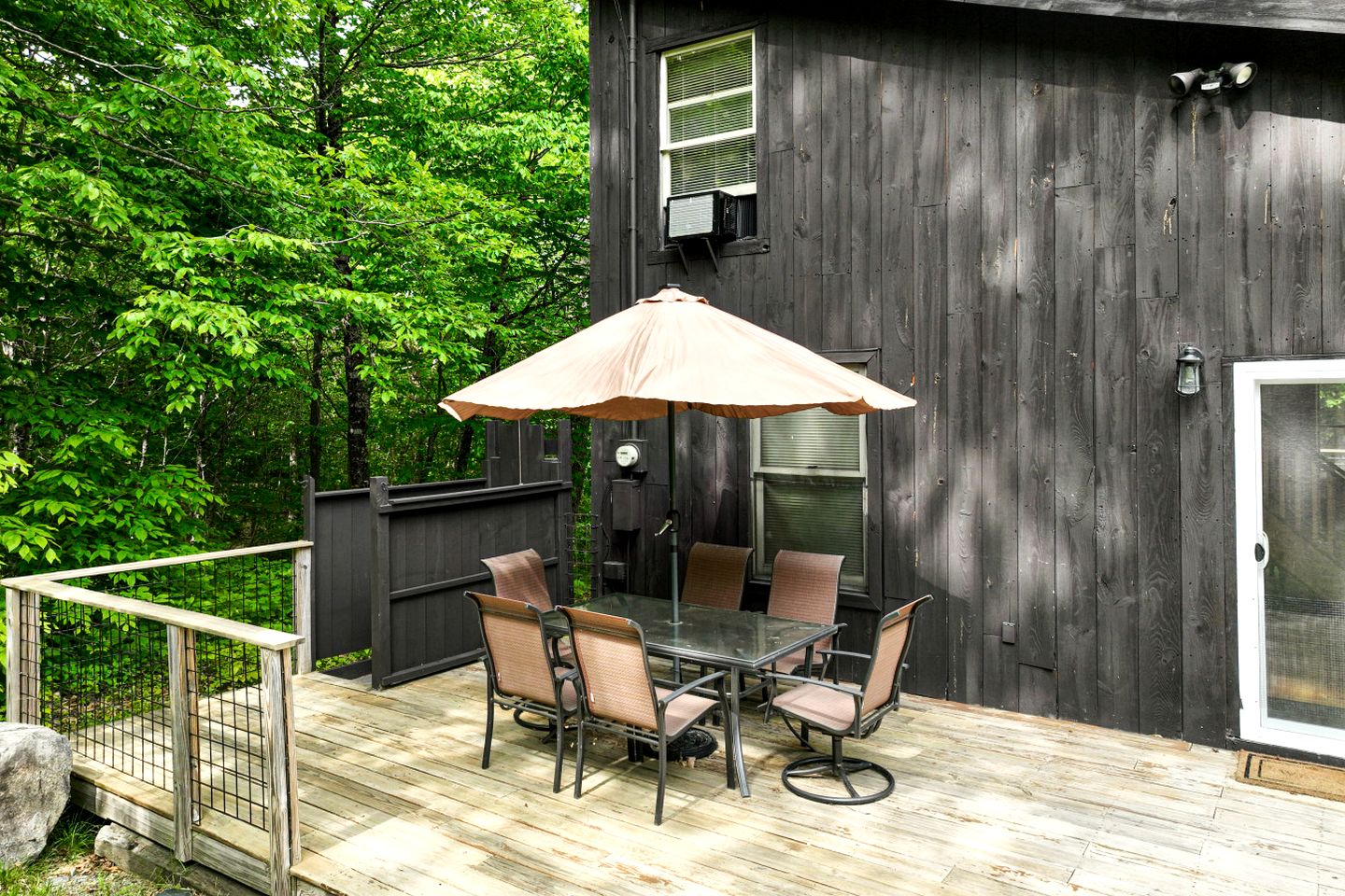 Spellbinding Secluded Cabin Oasis Near Moosehead Lake, Maine