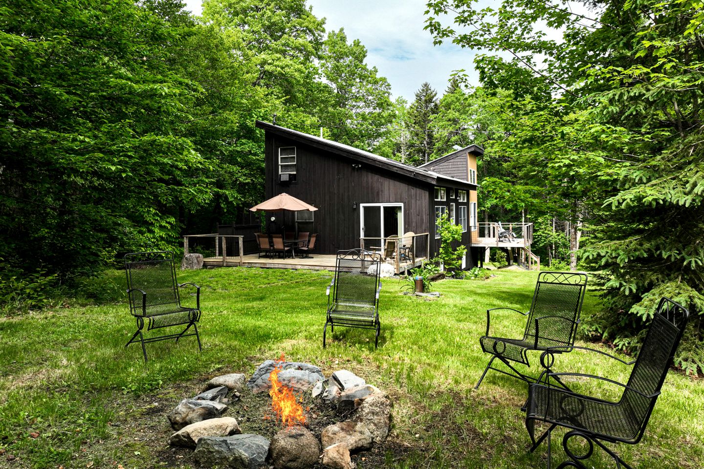 Spellbinding Secluded Cabin Oasis Near Moosehead Lake, Maine