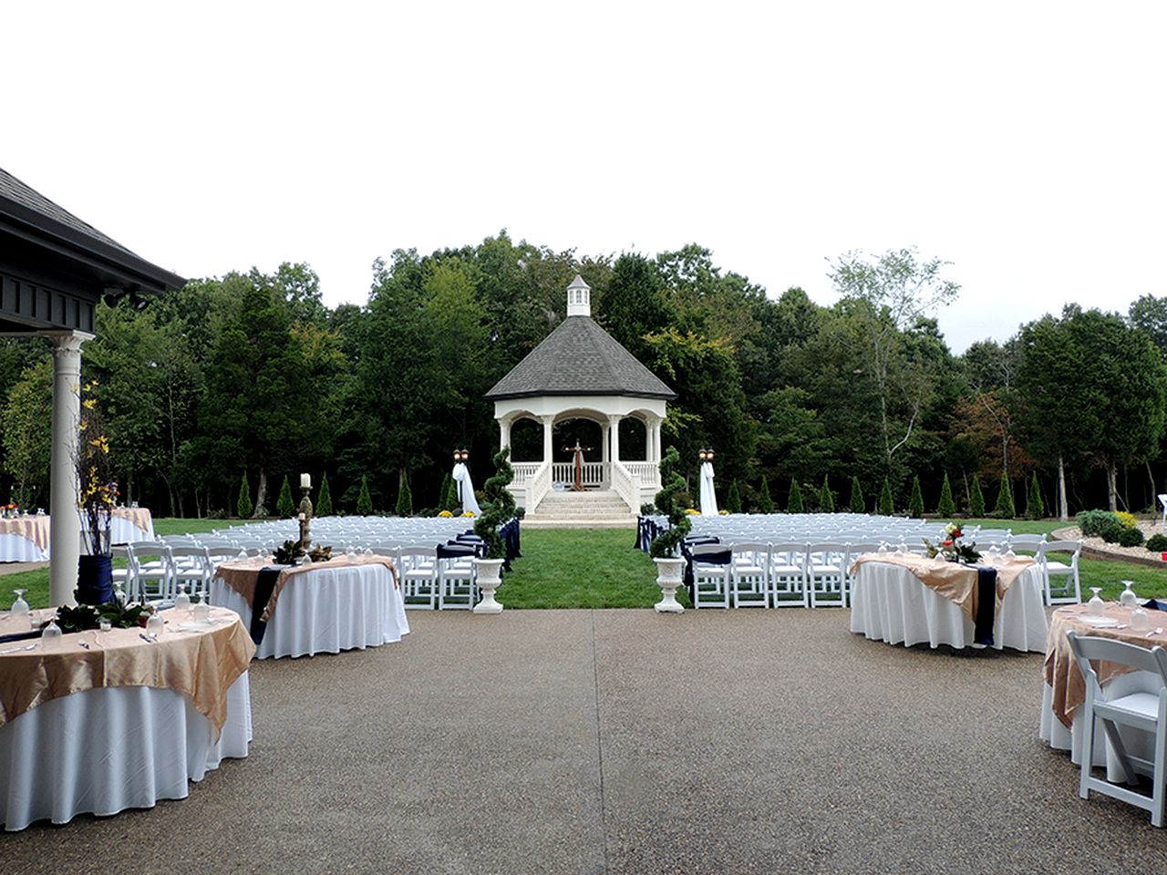 Stately Accommodation for a Romantic Getaway in Christian County, Kentucky