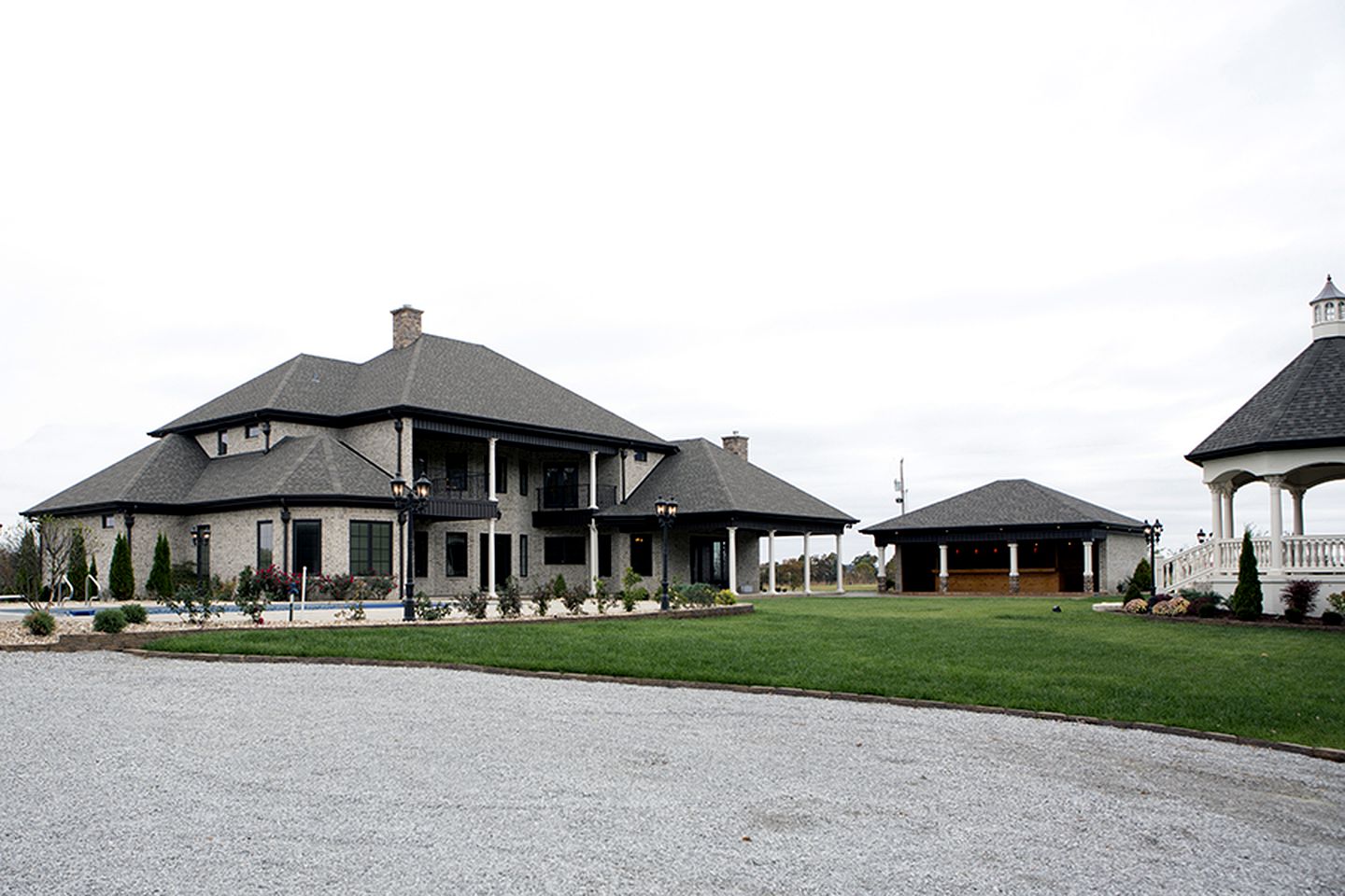 Sleek Two-Person Accommodation for a Getaway near Lake Barkley, Kentucky