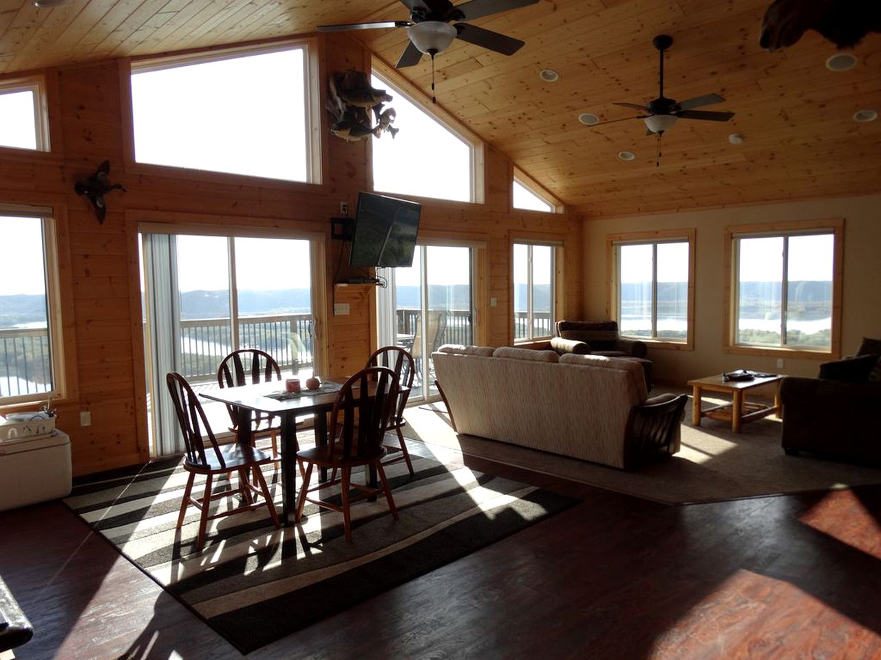 Waterfront Vacation Rental Overlooking the Mississippi River in De Soto, Wisconsin