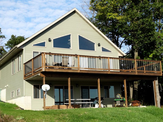 Cabins (De Soto, Wisconsin, United States)