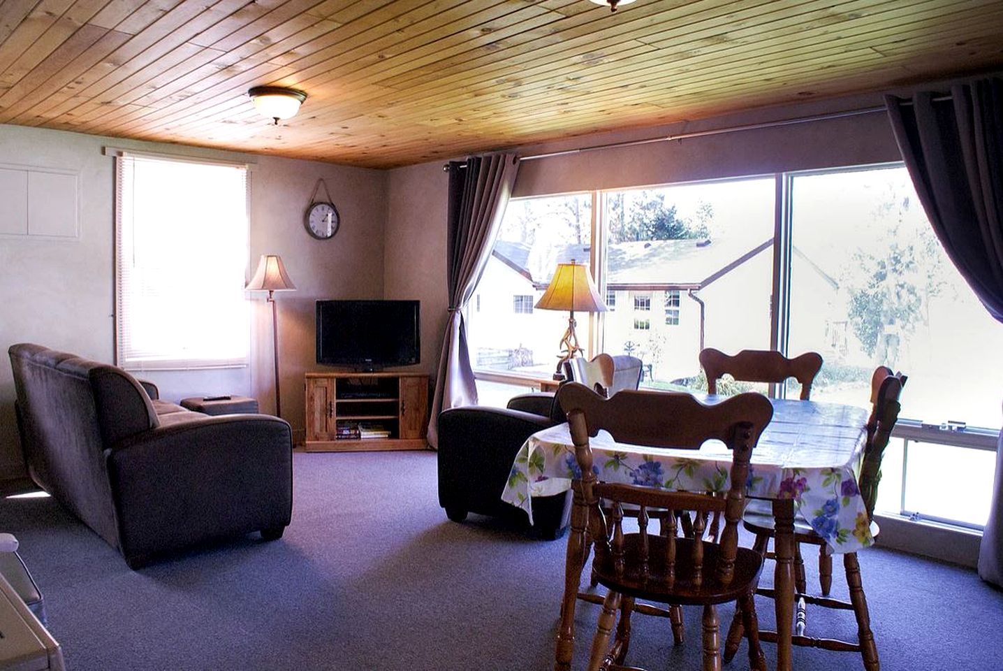 Nanmark's Lighthouse Resort PetFriendly, Cabins 44176, Callander