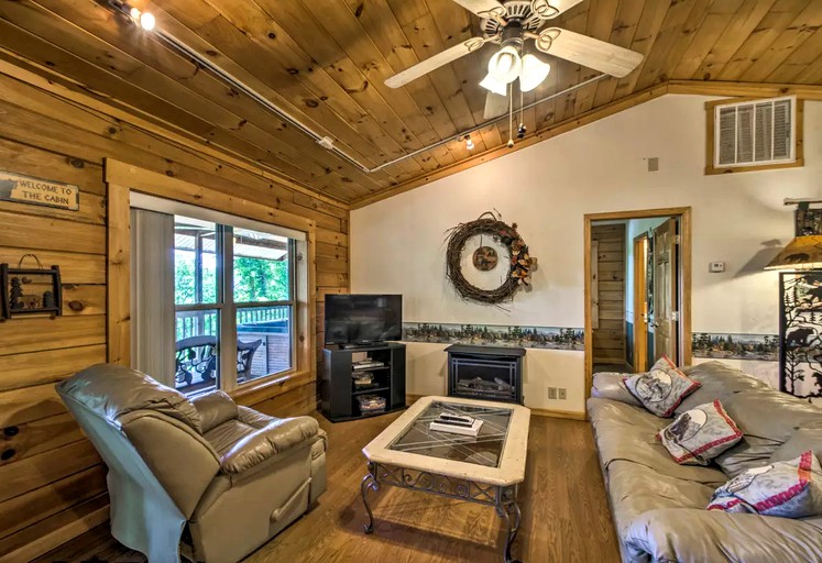 Log Cabins (Bryson City, North Carolina, United States)