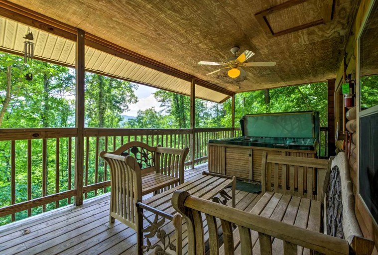 Log Cabins (Bryson City, North Carolina, United States)