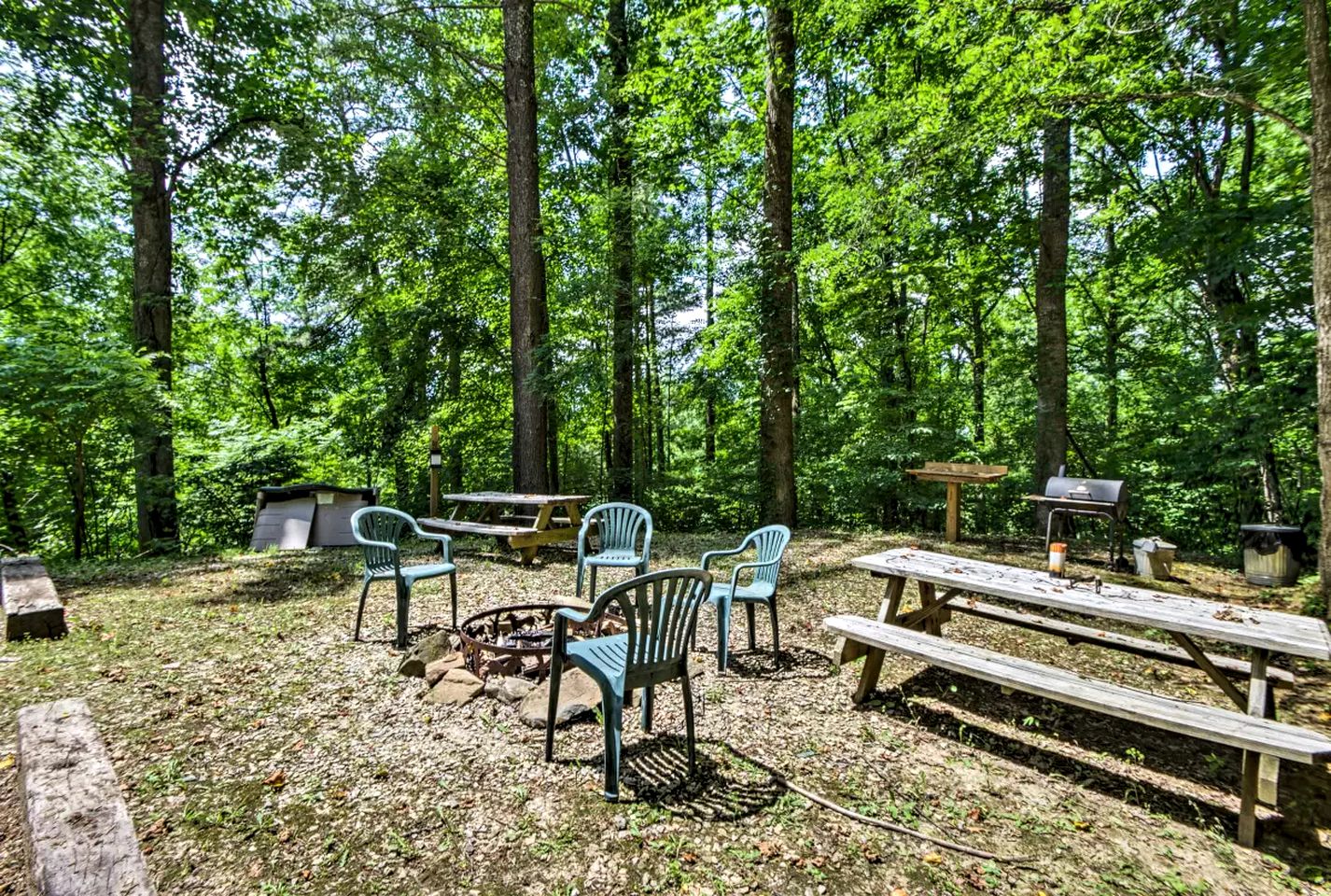 Wonderful Log Cabin with a Hot Tub near the Nantahala River in North Carolina