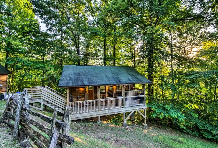 Cabins (Bryson City, North Carolina, United States)