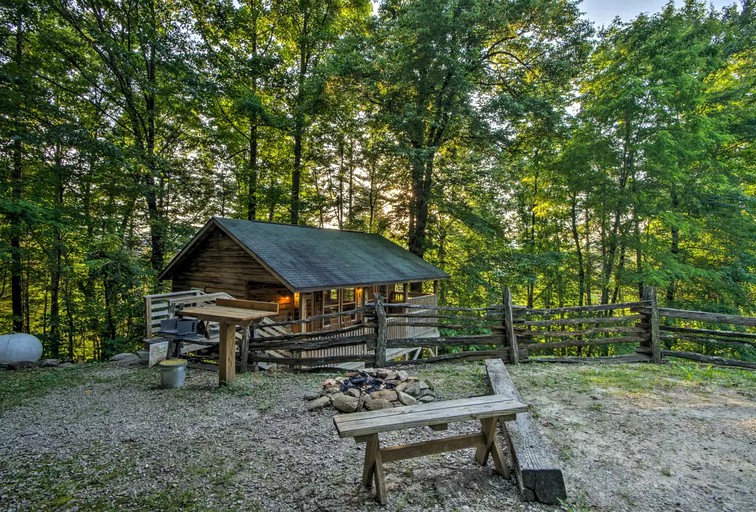 Cabins (Bryson City, North Carolina, United States)