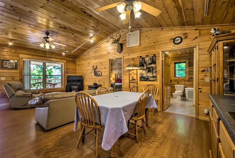 Log Cabins (Bryson City, North Carolina, United States)