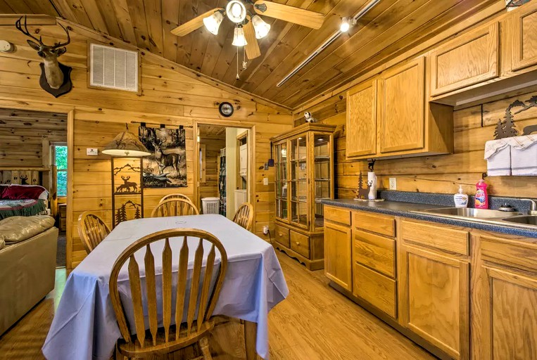 Log Cabins (Bryson City, North Carolina, United States)