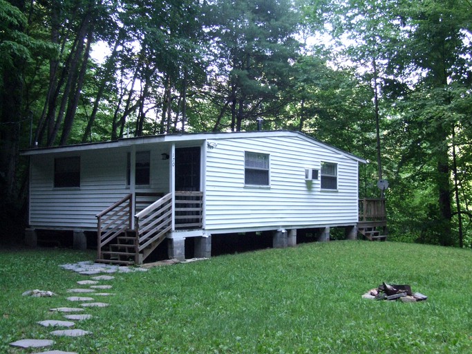 Cabins (Bryson City, North Carolina, United States)