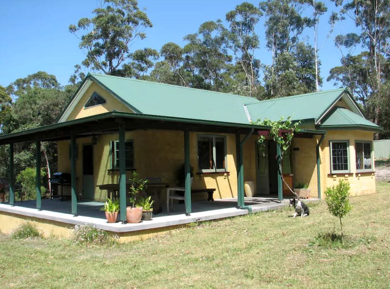 Secluded Getaway Surrounded by Bushland in Lake Conjola, New South Wales