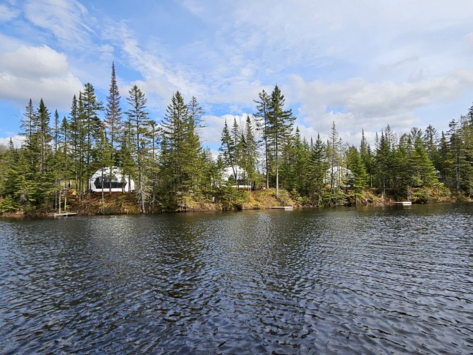 Domes (Canada, Matawinie, Quebec)