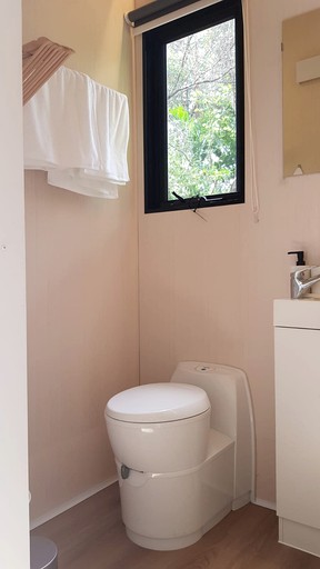 Tiny Houses (Australia, Bahrs Scrub, Queensland)